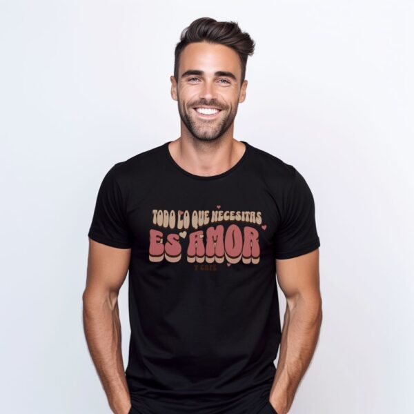 Camiseta de hombre clásica Premium Todo lo que necesitas es amor y café - Imagen 5