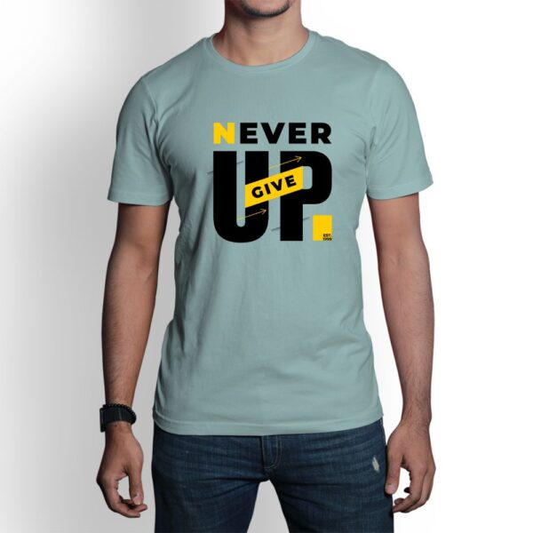 Camiseta de hombre clásica Premium Never Give Up - Imagen 2