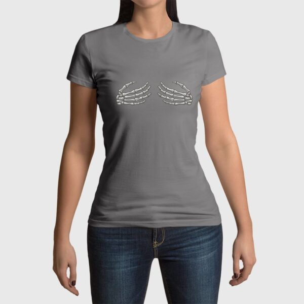 Camiseta de mujer clásica Premium Manos Halloween - Imagen 6