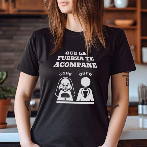 Camiseta de mujer clásica Premium Que la Suerte te Acompañe - Imagen 4