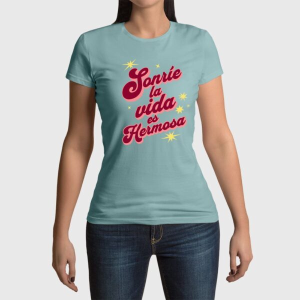 Camiseta de mujer clásica Premium Sonríe la vida es hermosa - Imagen 2